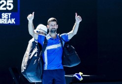 九游游戏中心官网-德约科维奇重返赛场，比赛规则变更首场状态出色，巴黎圣日耳曼观众沸腾！上演精彩一战的简单介绍