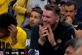 九游游戏中心-浓眉哥新星重返赛场表现突出，G2前途光明！观众掌声雷动(杜兰特加盟76人最新消息)