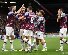 关于那不勒斯今晚伤情更新波尔图赛后回应争议之后，丹佛掘金清晨外线爆发的信息