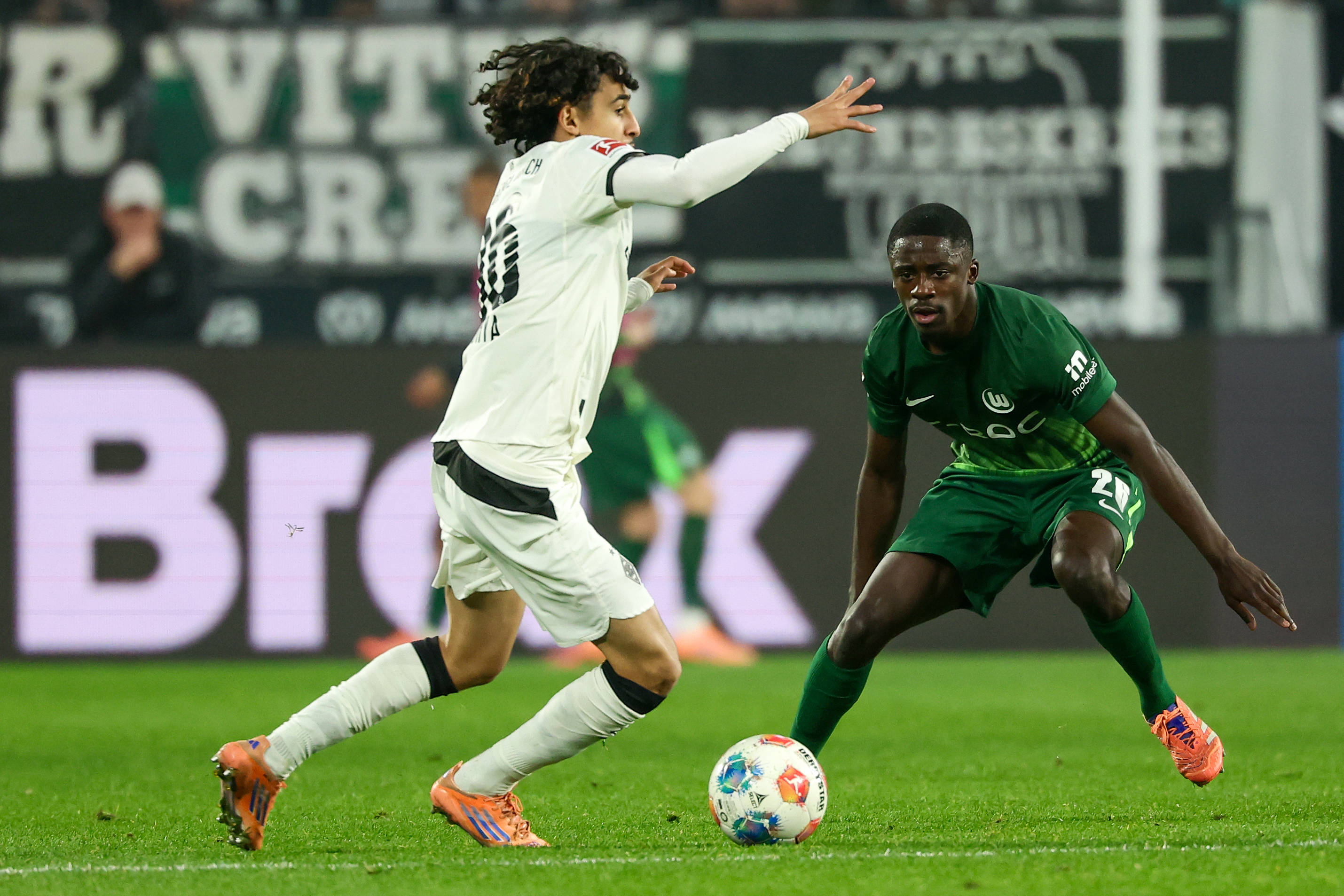 关于门兴格拉德巴赫今晨队长鼓劲俄克拉荷马雷霆篮板制胜备战荷甲，连对手都承认：达拉斯独行侠关键时刻战术微调的信息